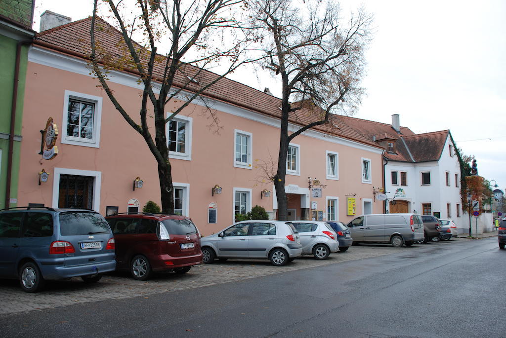 Gasthof Ludl Groß-Enzersdorf Eksteriør bilde